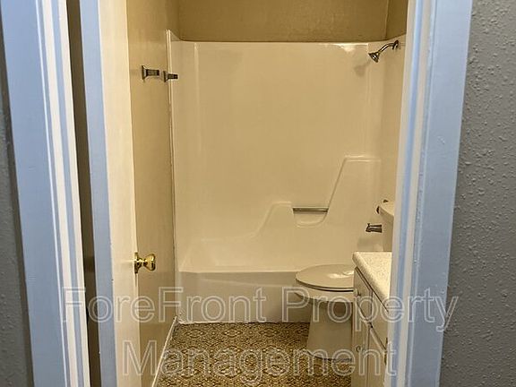 3rd image of 105 Smith Ln APT J