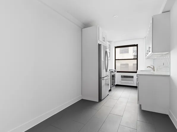 2 Tudor City Place image 5 of 7