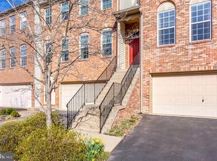 12458 Casbeer Dr, Fairfax, VA 22033