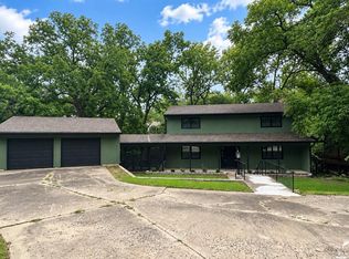 2729 Stratford Rd, Lawrence, KS 66049