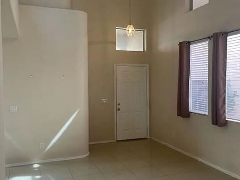 4911 W Wahalla Ln — Photo 9
