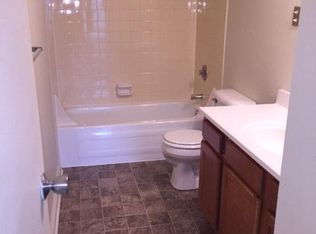 635 Hidden Valley Club Dr APT 114, Ann Arbor, MI 48104