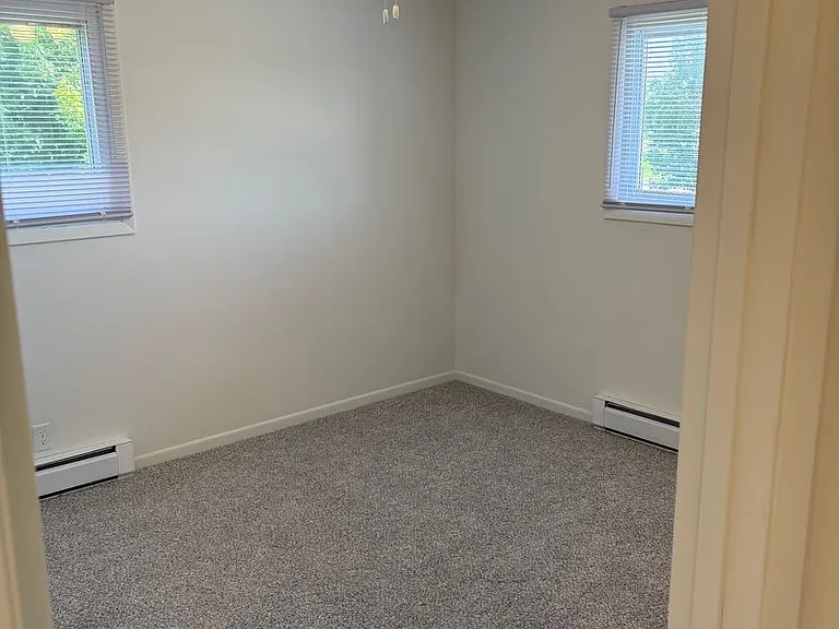 834 N Bell St — Photo 10