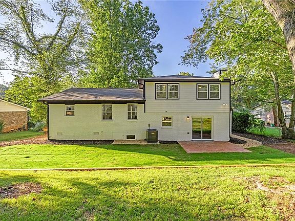 4th image of 3892 Northstrand Dr