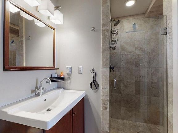 2nd image of 325 E Market St APT 7