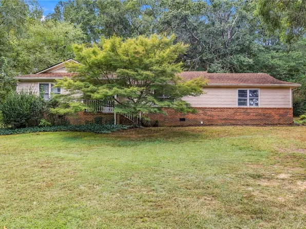 205 Belmont Dr, Fountain Inn, SC 29644