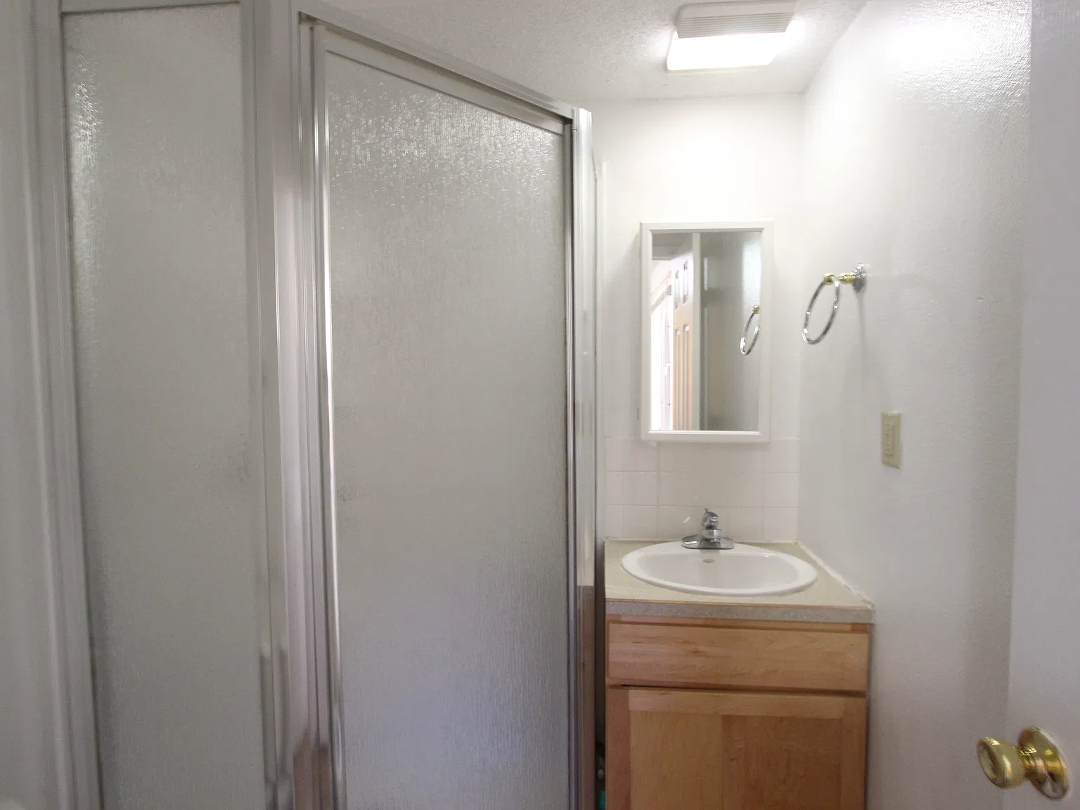 3 bed, 900 sqft, $4,680 — Photo 4
