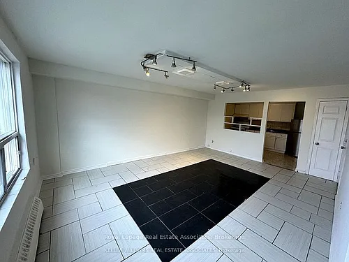 3071 Hurontario St #1 Photo 1
