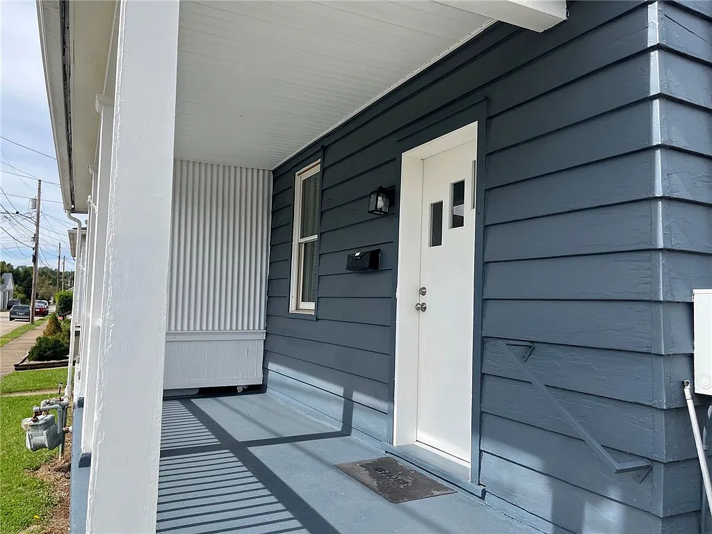 2 bed, $1,100 — Photo 3