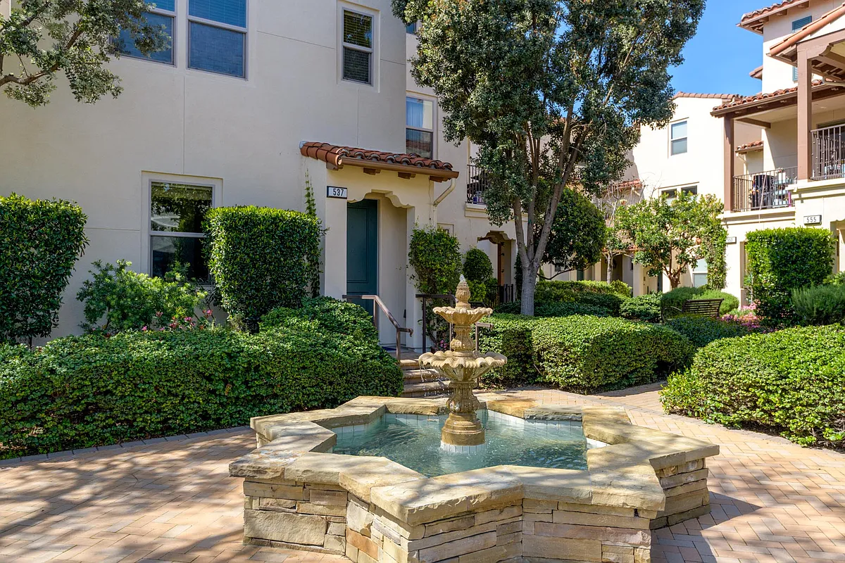 Building Photo - 537 E Montecito St