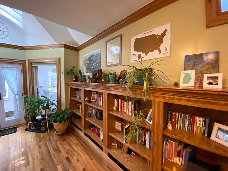 Bonus Room with working fireplace
