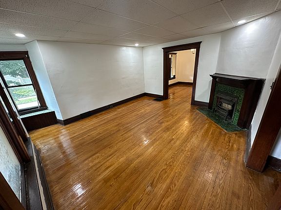 3rd image of 954 Lafayette Ave #1