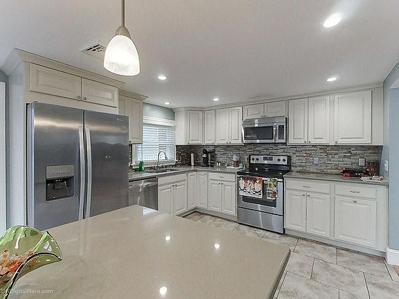 3rd image of 7 Wilbur Ave
