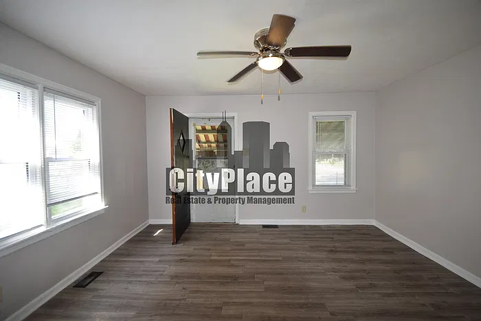 2 bed, 1.0 bath, 990 sqft, $975 — Photo 4