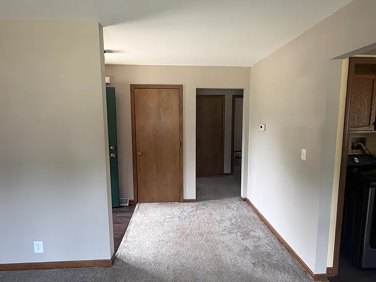 1201 Johnston Dr — Photo 7