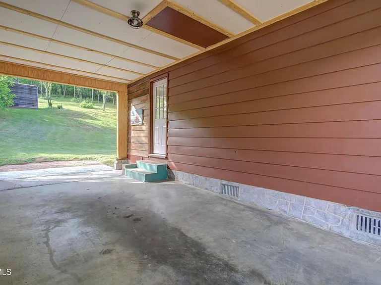 2540 Volunteer Pkwy — Photo 11