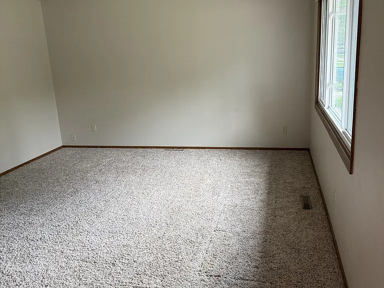 1804 S Cambridge Ave — Photo 4