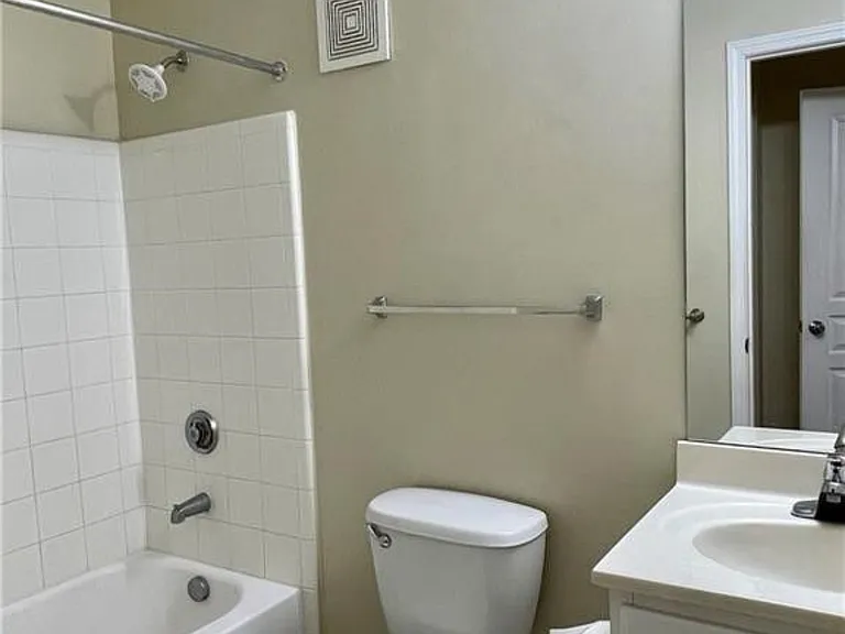 1725 Harvey Mitchell Pkwy S #1927 — Photo 15