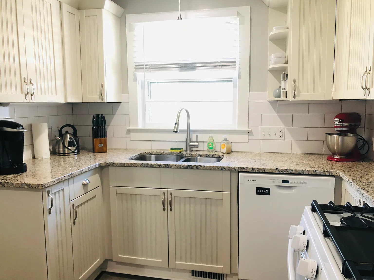 2 bed, 1410 sqft, $2,800 — Photo 1