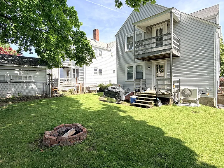 13-15 Lawn Ave #2F — Photo 14