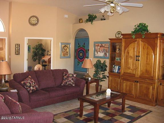 4th image of 647 W One Wood Pl