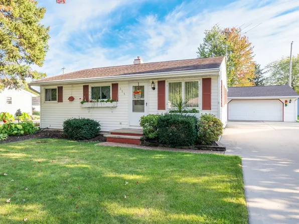 359 Mark Ct, Neenah, WI 54956