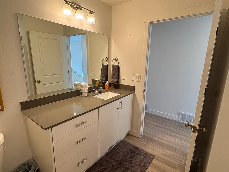 860 Place Townhomes — Photo 30