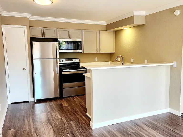 Jr. 1bd Kitchen