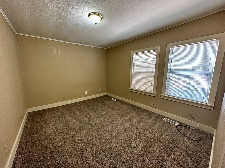 715 Asp Ave #7 — Photo 11