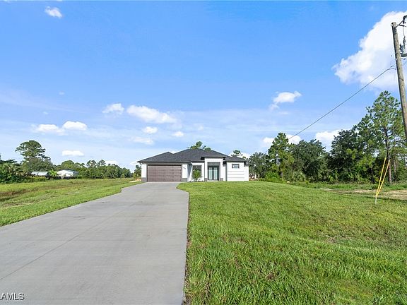 4th image of 3705 Sunshine Blvd N