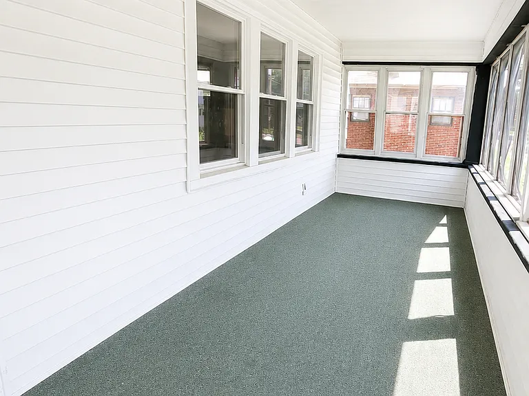 407 E Archer Ave — Photo 2