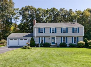 12 Baldwin Dr, Waterford, CT 06385