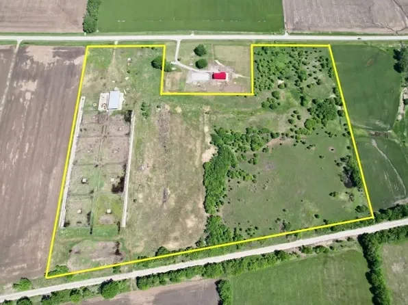 19525 112th Rd, Burden, KS 67019