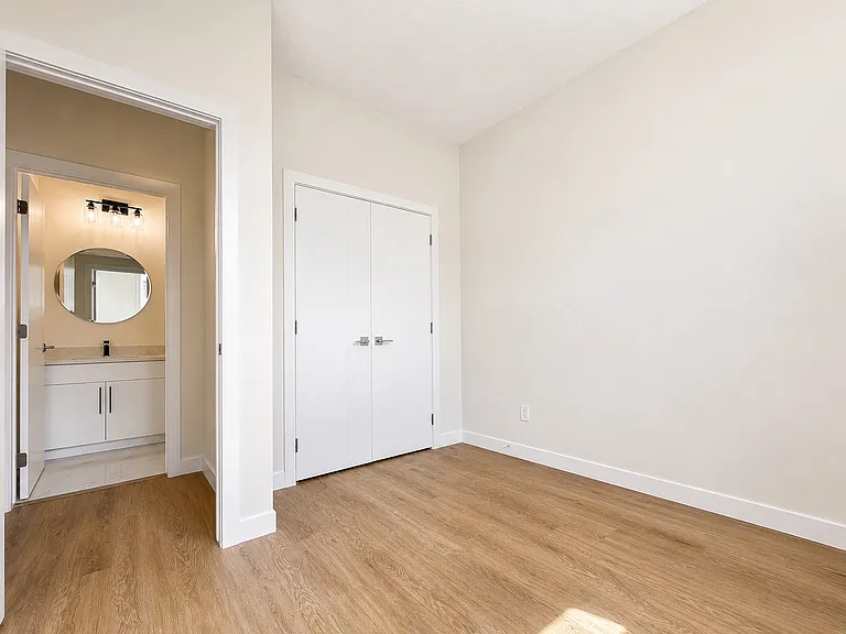 2858 Grant Cres SW #2856-R — Photo 5