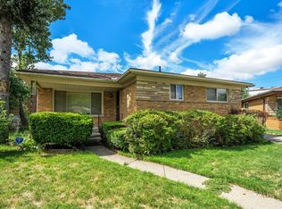 21821 Beverly St, Oak Park, MI 48237