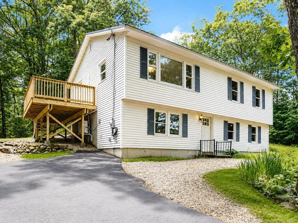 152 Blake Rd, Standish, ME 04084