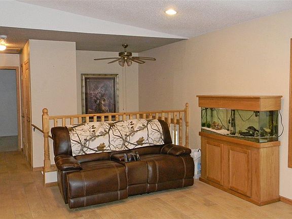 3rd image of 12 Darnall Dr