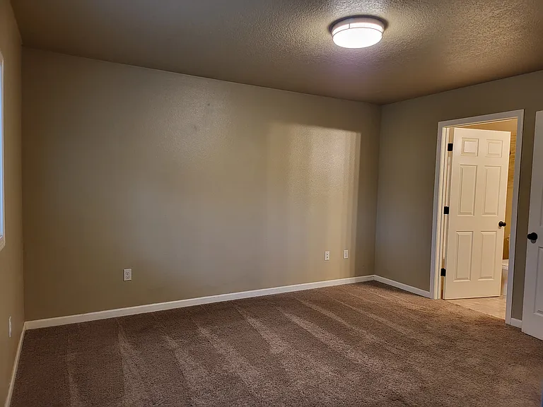 476 Marino Dr N — Photo 9
