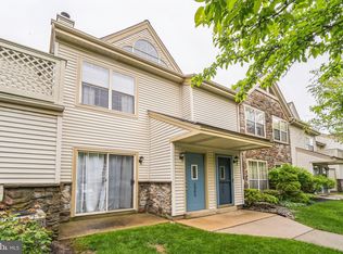 2305 Foxmeadow Cir #2305, Royersford, PA 19468