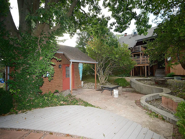 1018 S 36th St — Photo 27
