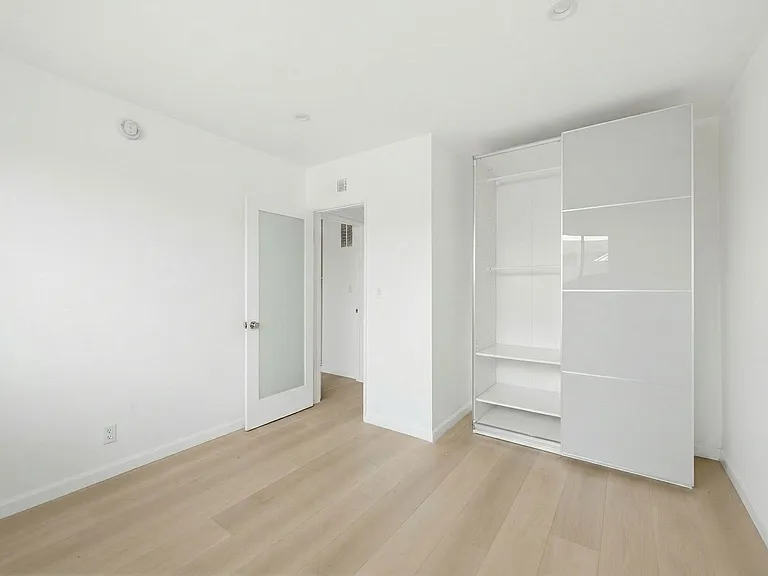 337 S Rexford Dr #3 — Photo 8
