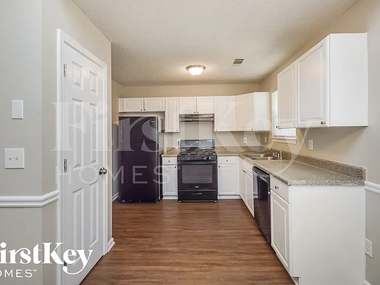 170 Capeton Ct — Photo 4