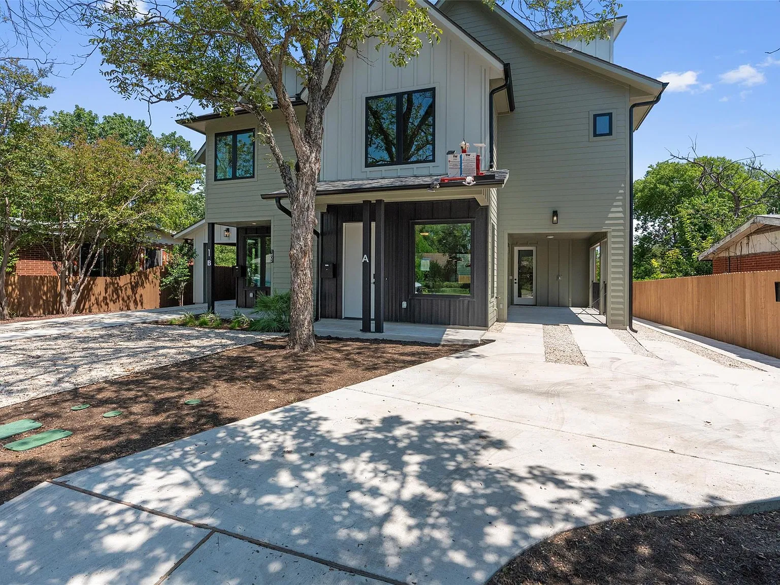 3 bed, 4.0 bath, 1979 sqft, $3,650 — Photo 2