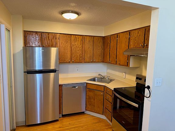 4th image of 34 Spring St