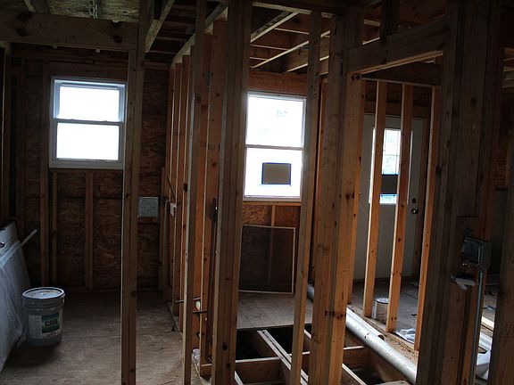 5th image of 15251 Kilbourne Ave