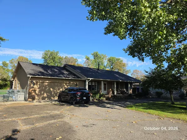 34781 Union Lake Rd, Clinton Township, MI 48035