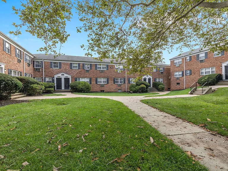 Grandview Gardens — Photo 19