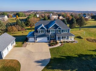 585 73rd St NW, Rochester, MN 55901