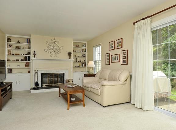 4th image of 373 Carrollwood Dr #373