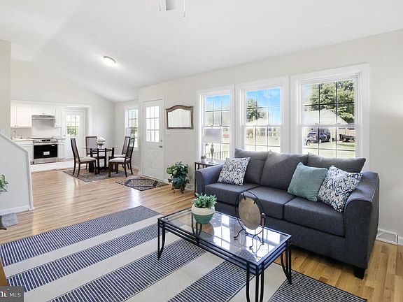 2nd image of 47 Carole Rd